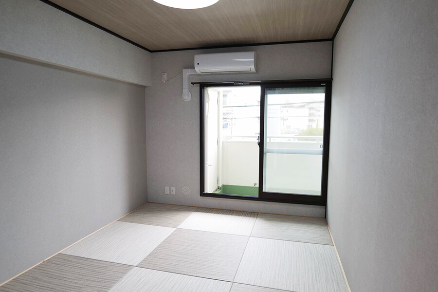 Sun Life Minami-gyotoku, Room 212